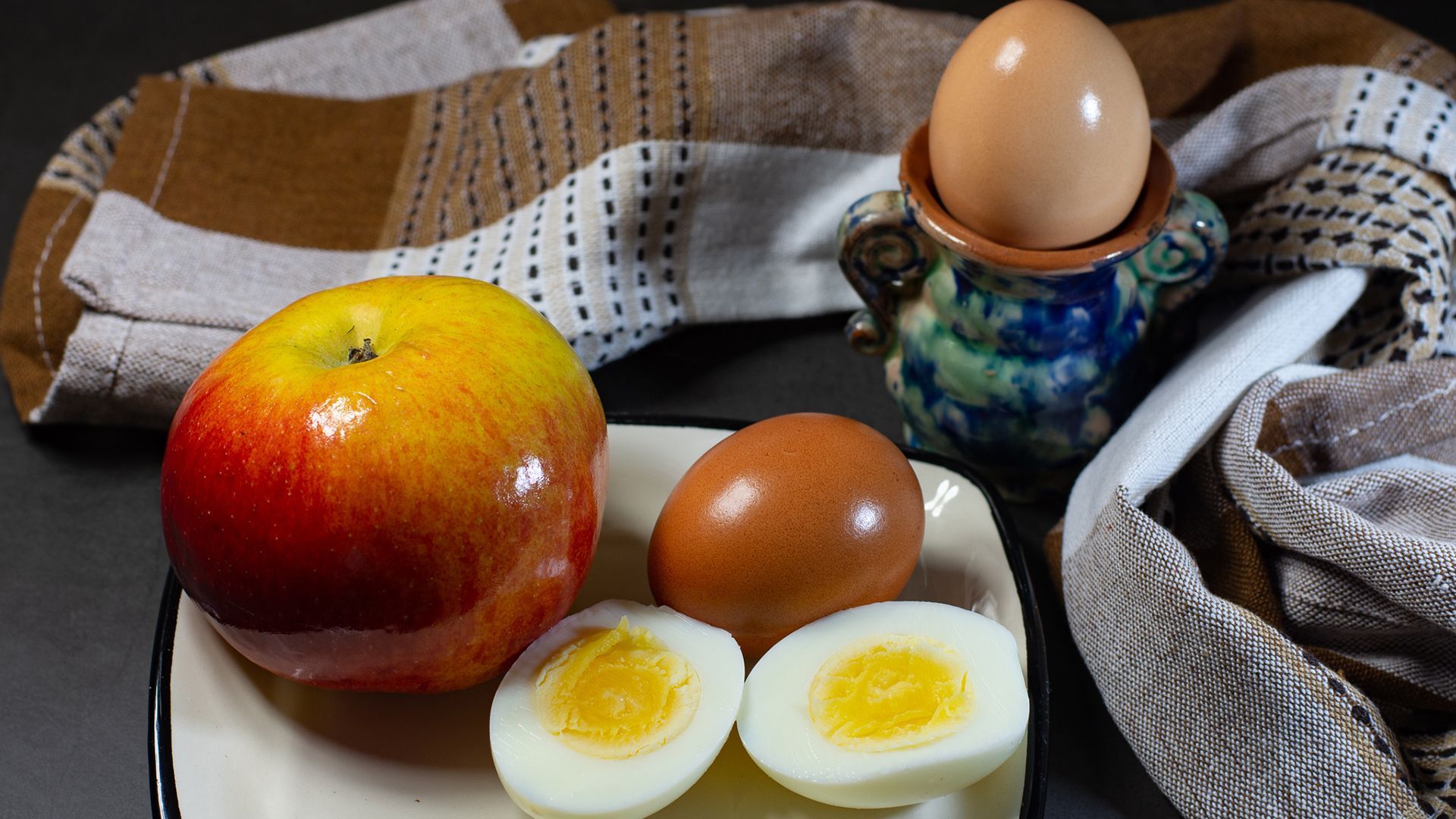 Boiled eggs & apples